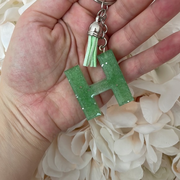H Initial Glitter Resin Keychain Green - Picture 2 of 6